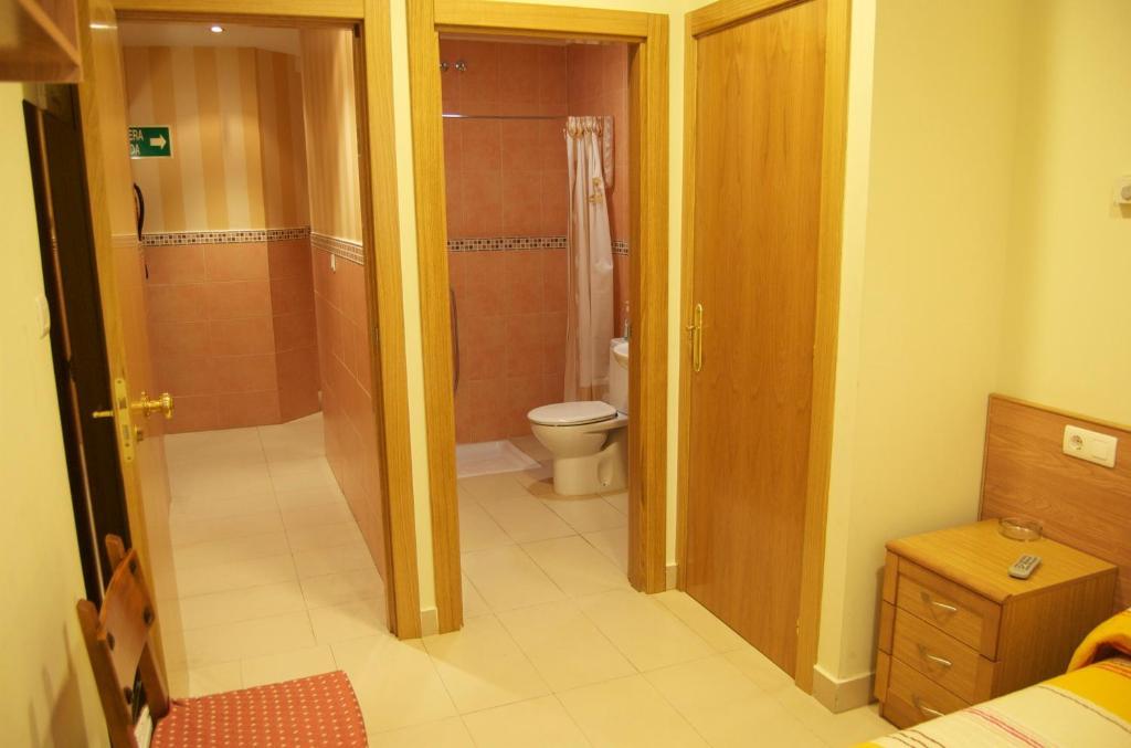 Pension Zorroza 1 Bilbao Rum bild
